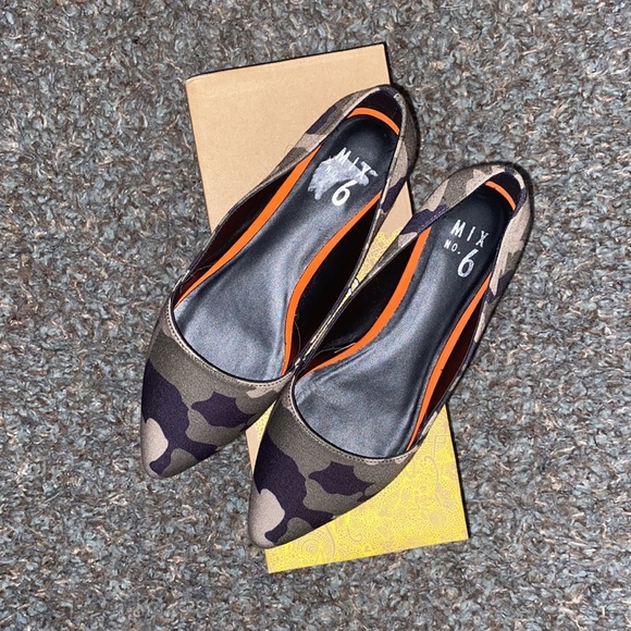 Mix No. 6 Camo Flats - Picture 2 of 7